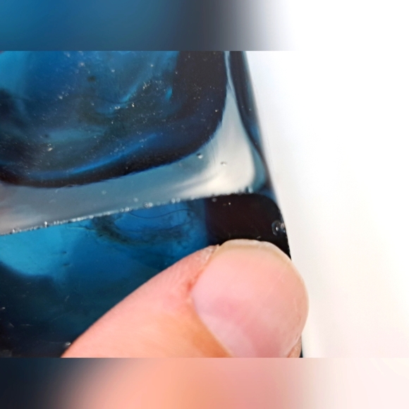 Vintage 1970's Swedish Blue Art Glass Tulip Vase - Picture 4 of 6